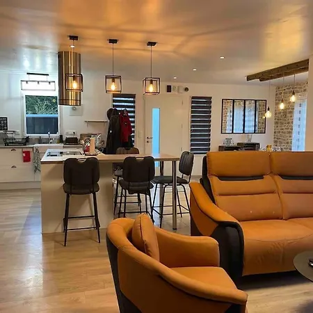 La Montbourgeoise Tatil Evi *